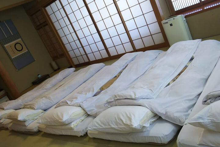 Room 4 of 44