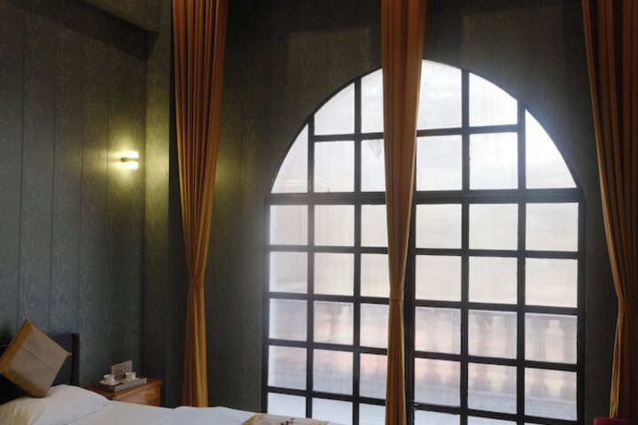 Room 43 of 76