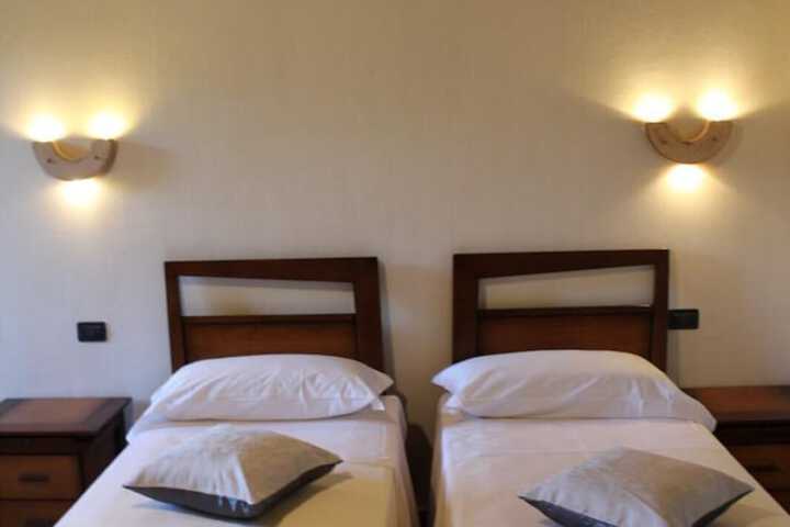 Room 7 of 39