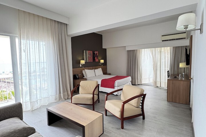 Room 38 of 124