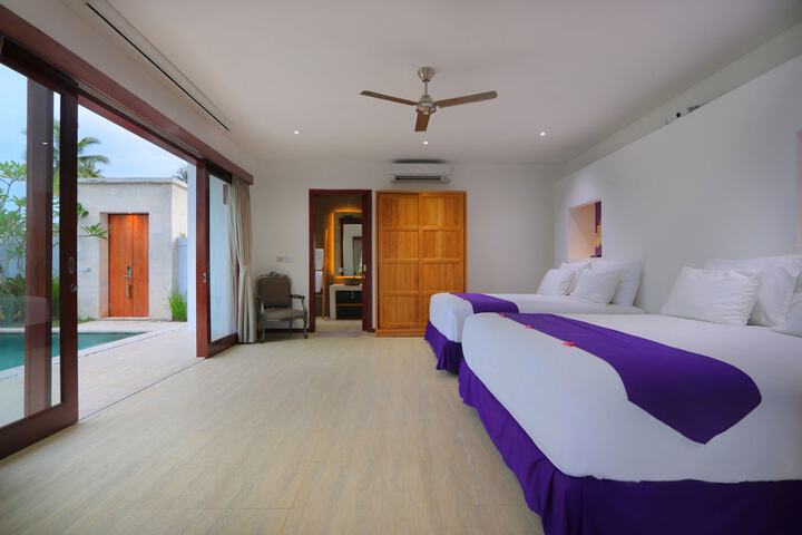Room 13 of 98