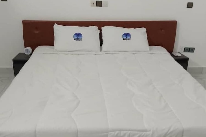 Room 4 of 43