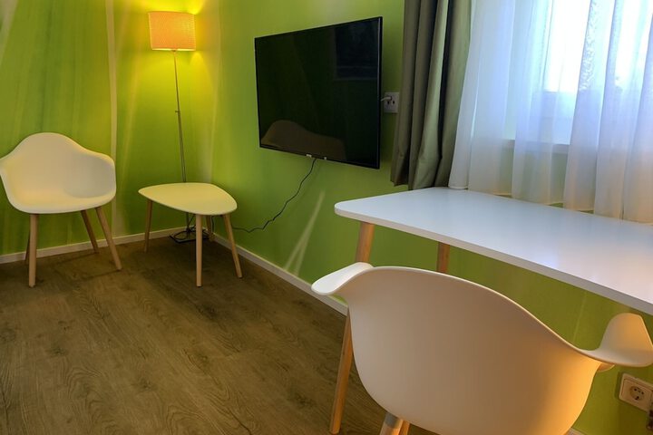 Room 12 of 147
