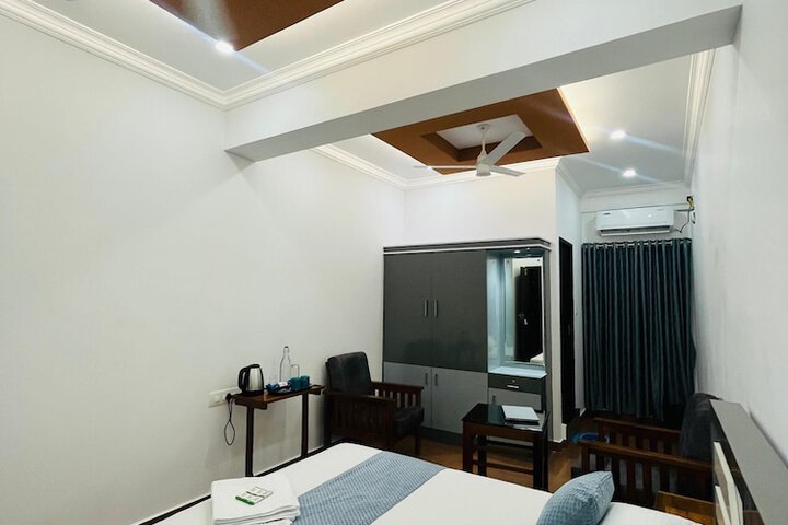 Room 11 of 23