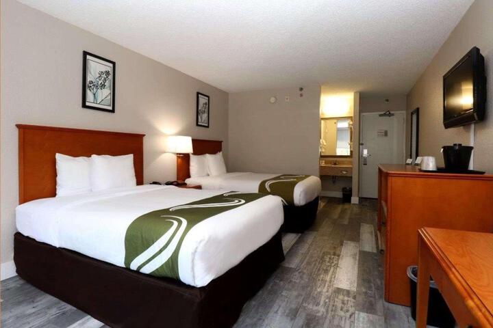 2 Double Beds (6 of 12)