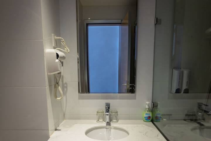 Room 95 of 149