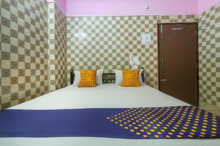 Hotel O Rajdhani rest house