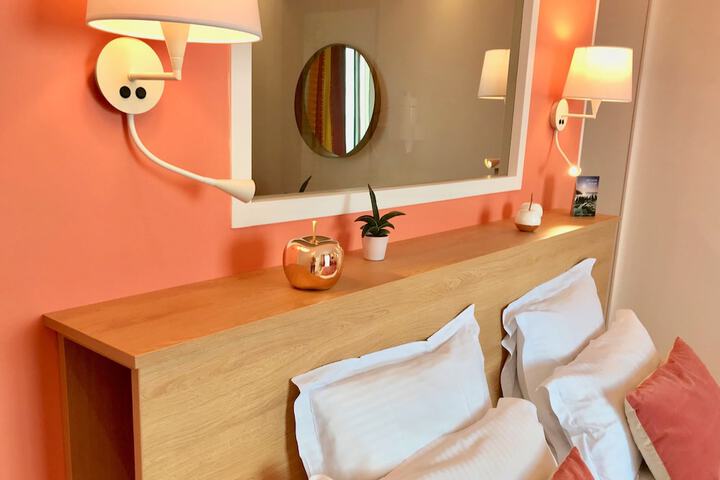 Room 4 of 177