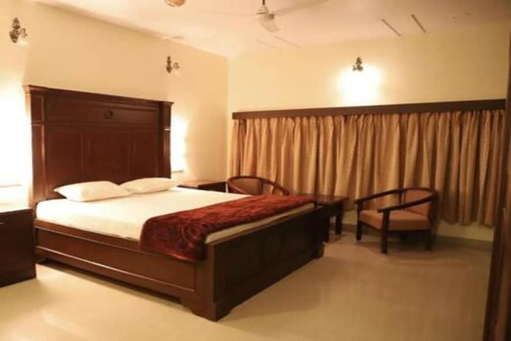 Room 9 of 29