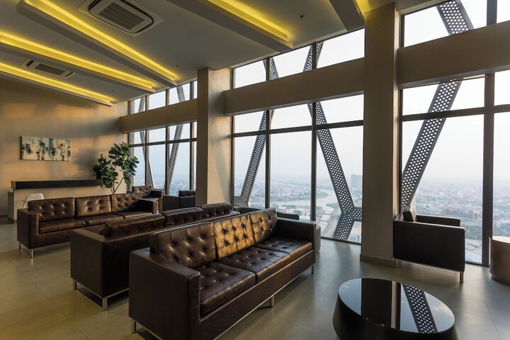 Business Center 78 of 115