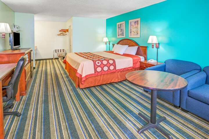 Room 3 of 28
