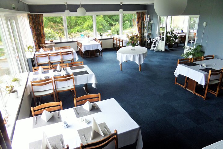 Dining 21 of 45