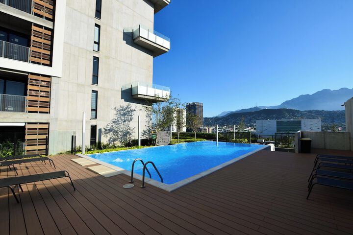 Pool 125 of 169