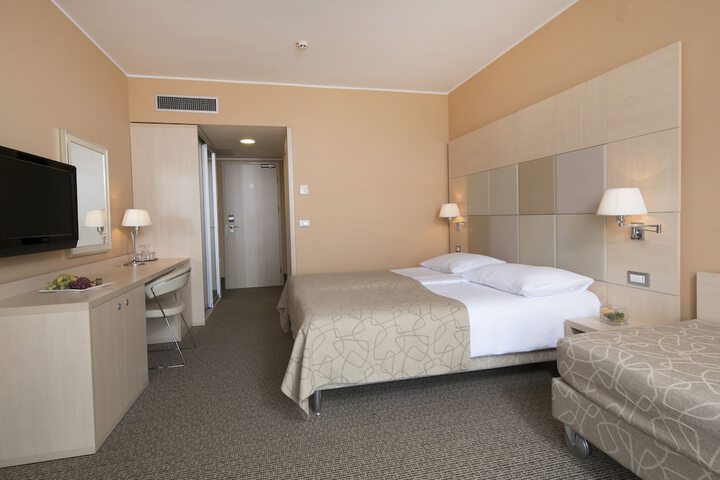 Room 8 of 41