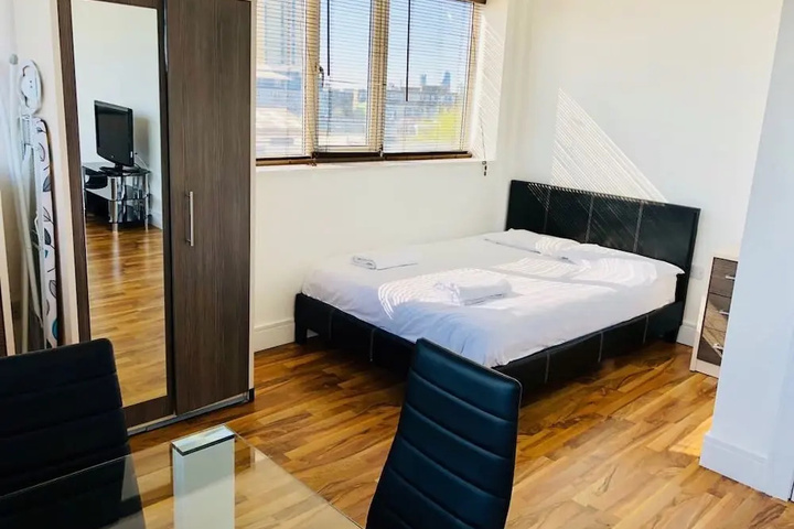 Room 7 of 17
