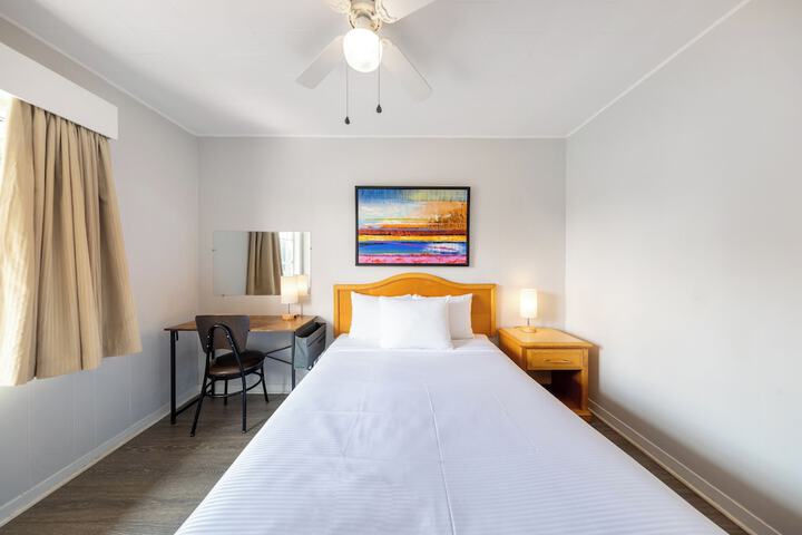 Room 35 of 76