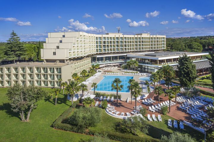 Hotel 67 of 72