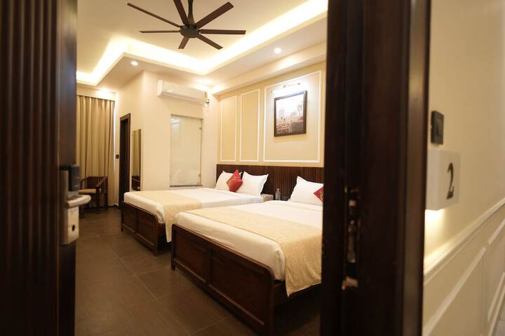 Room 32 of 97