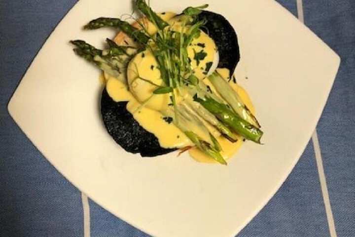 Dining 10 of 31