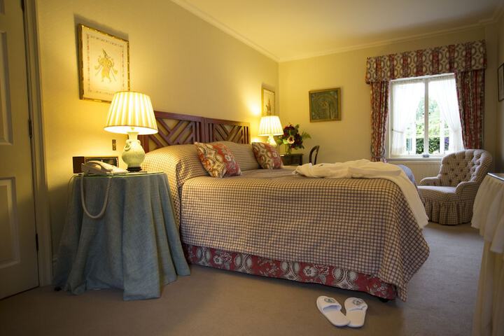 Room 10 of 48