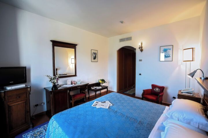 Room 40 of 94