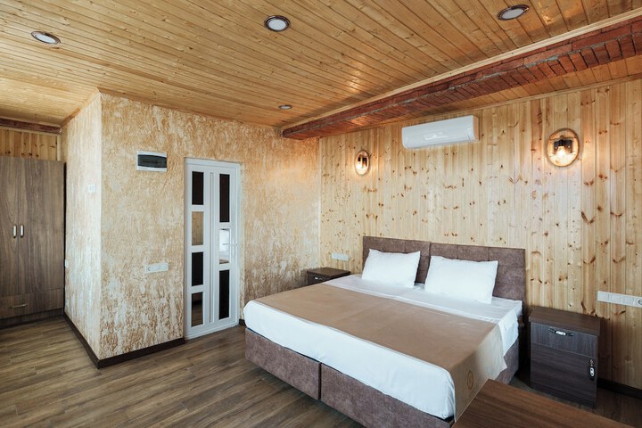 Room 17 of 126
