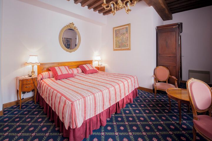 Room 44 of 147