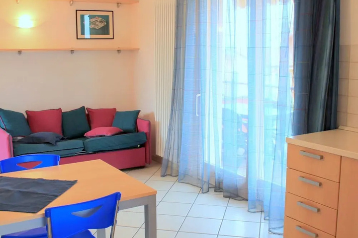 Room 5 of 15
