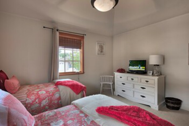 Room 27 of 29