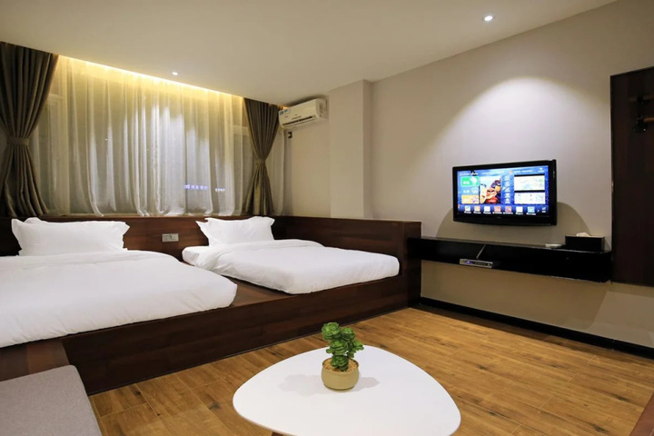 Room 3 of 11