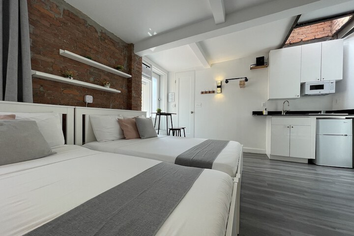Room 102 of 236
