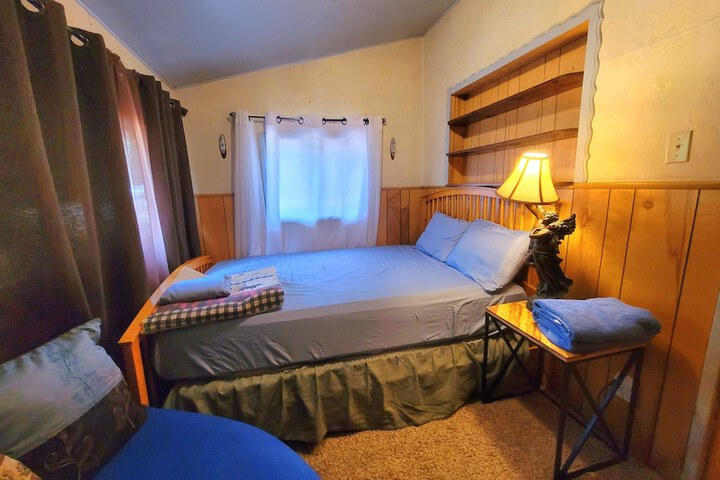 Room 5 of 34