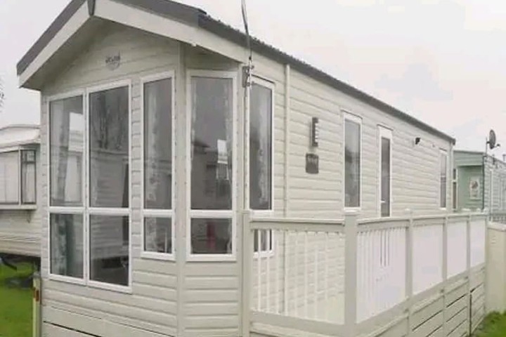 Luxury 2 Bed Caravan Heacham Beach Pets go Free in King's Lynn