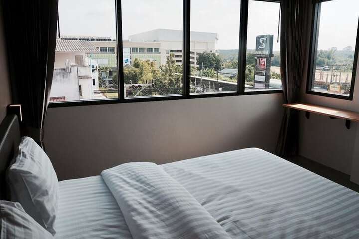 Room 9 of 47