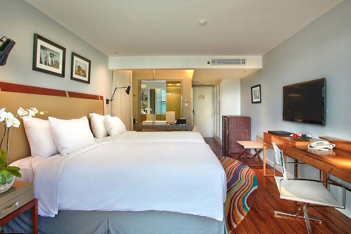 Room 2 of 92
