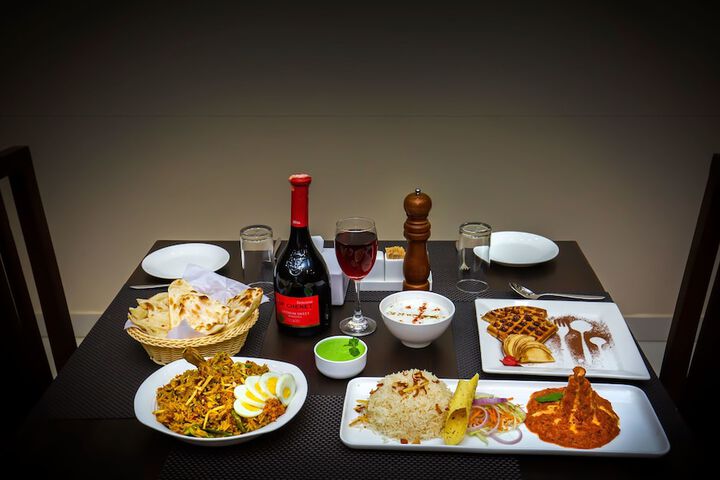 Dining 16 of 39