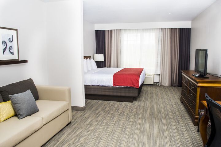 1 King Bed (9 of 9)