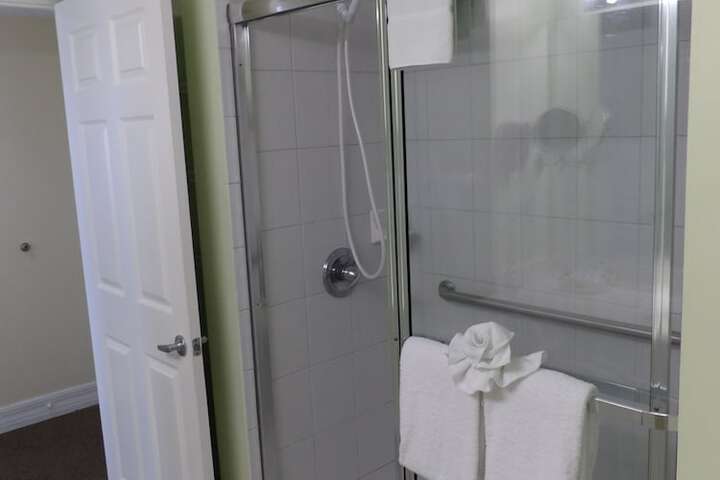 Room 196 of 229