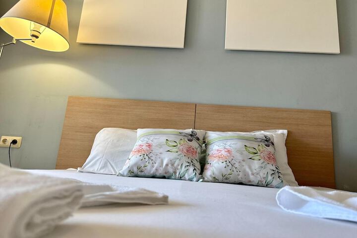 Room 52 of 151