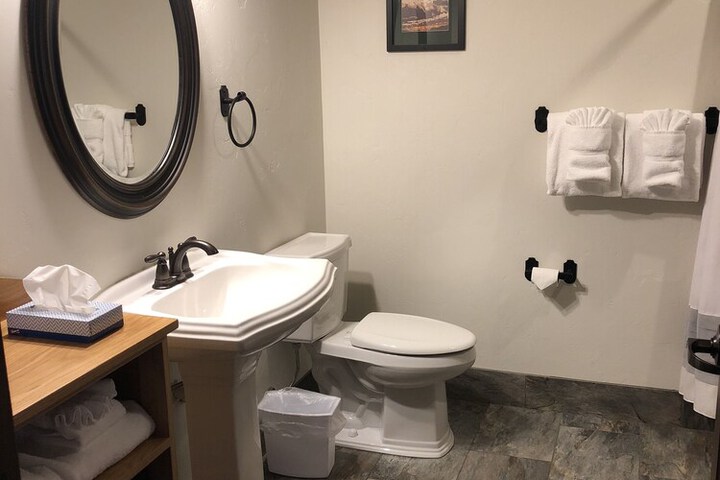Room 105 of 186