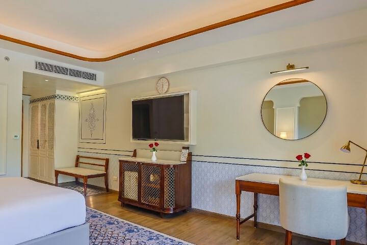 Room 26 of 170