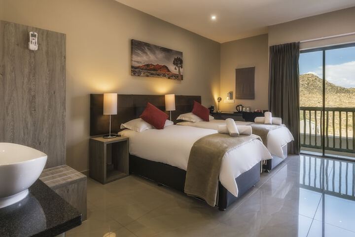 Room 4 of 34