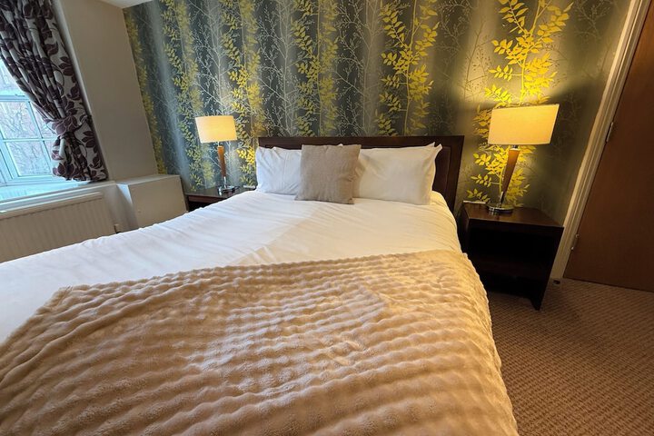 Room 17 of 42