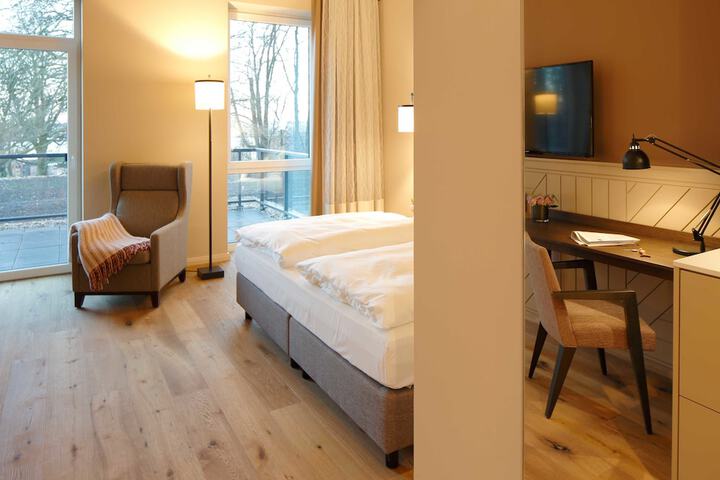 Room 4 of 18
