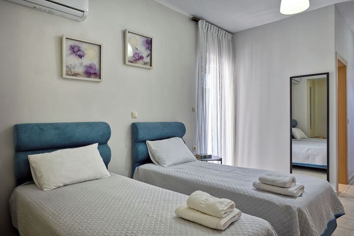 Room 10 of 74
