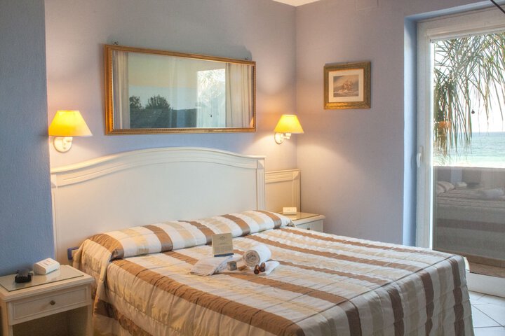 Room 18 of 52
