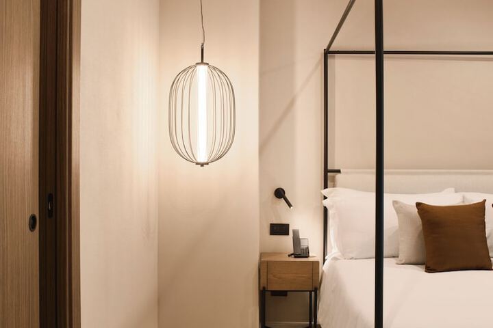 Room 10 of 60