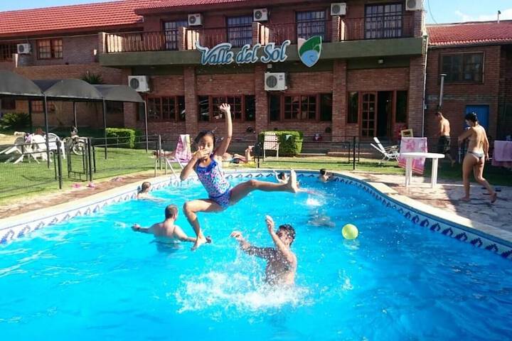 Pool 13 of 28