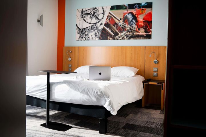 Room 15 of 36