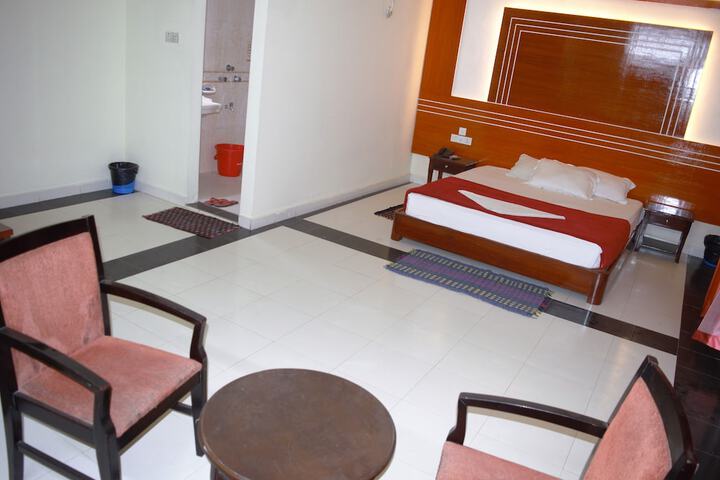 Room 11 of 24
